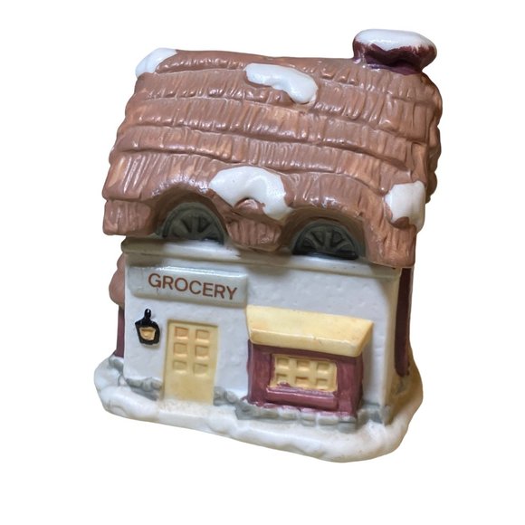 Village Houses 5 small Ornament or Christmas Village - Picture 4 of 12